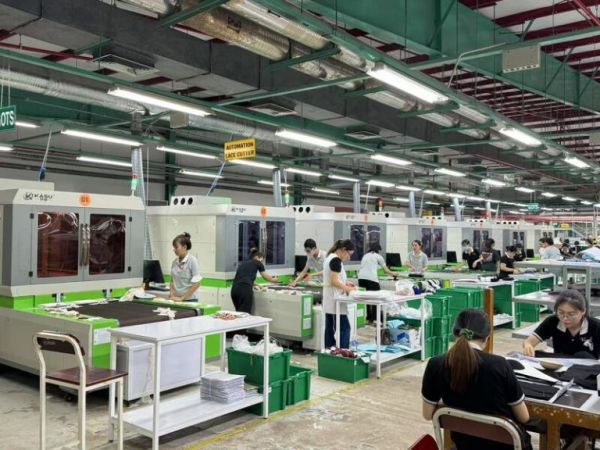 9咔咻内衣蕾丝激光切割机投入使用-客户现场